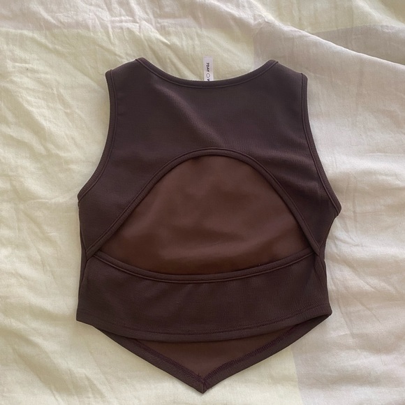 Brown backless crop top - Picture 3 of 3